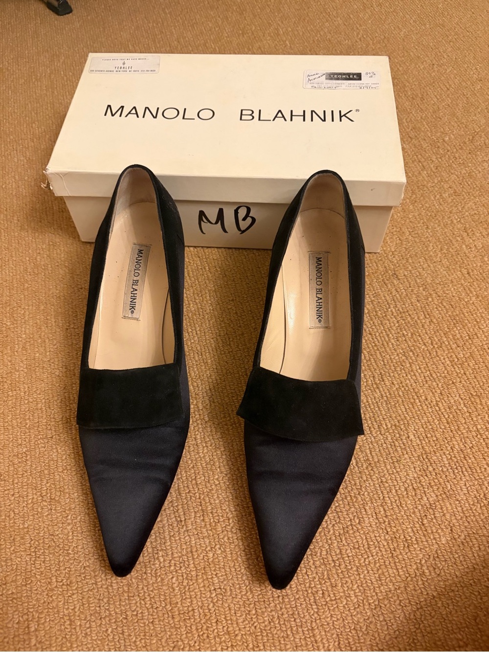 Manolo Blahnik Black Satin Silk Pointed Toe Pumps 9.5 w box